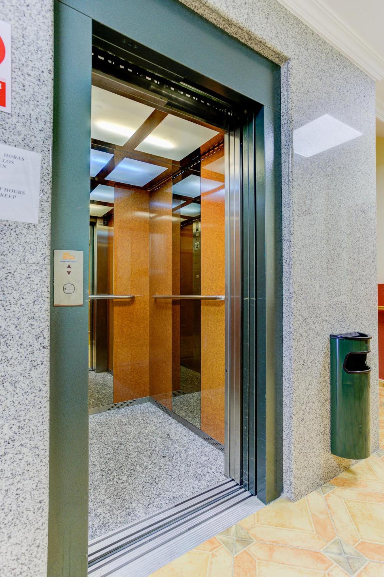 הומאנס דה מדריד Hotel Pizarro מראה חיצוני תמונה