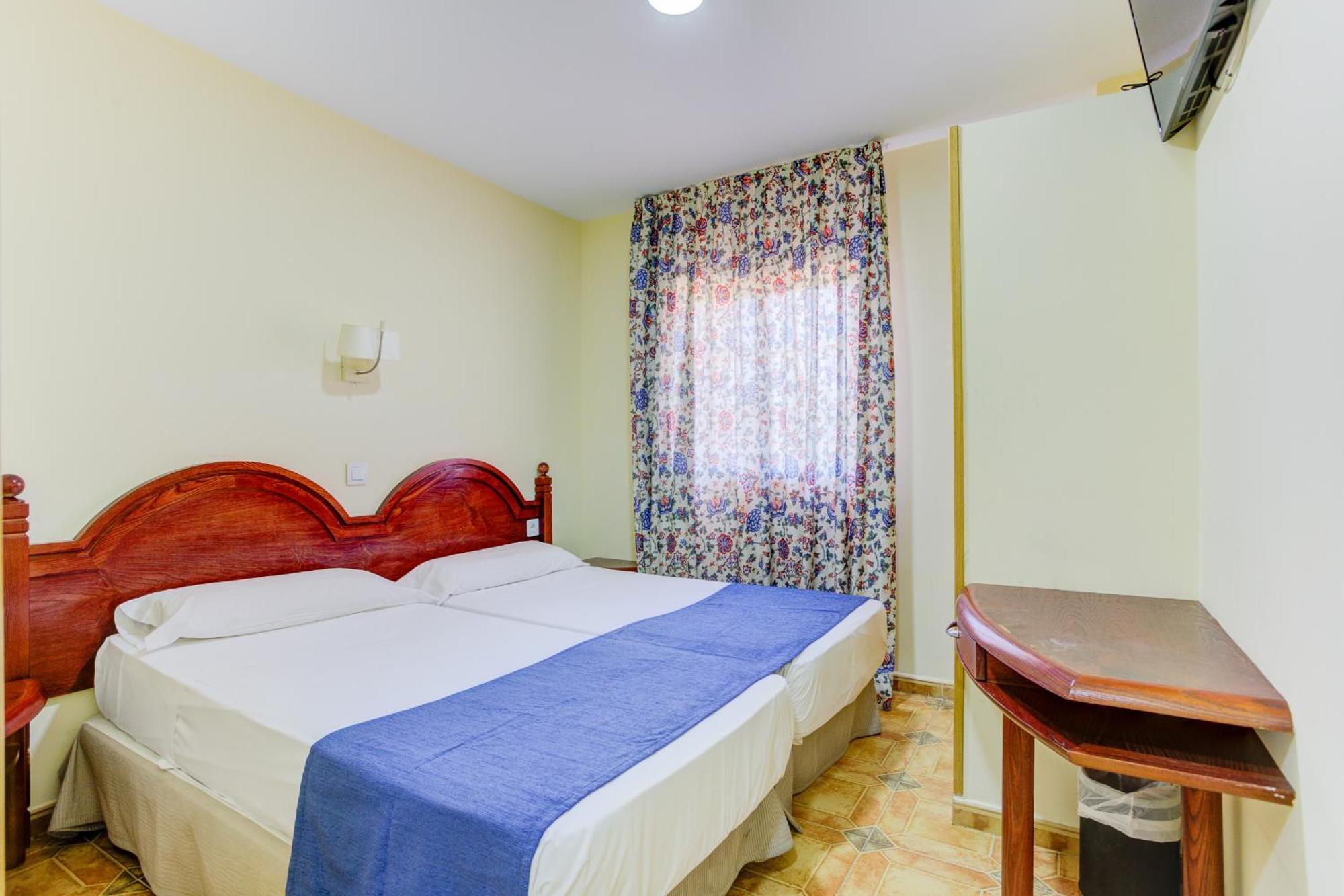 הומאנס דה מדריד Hotel Pizarro מראה חיצוני תמונה