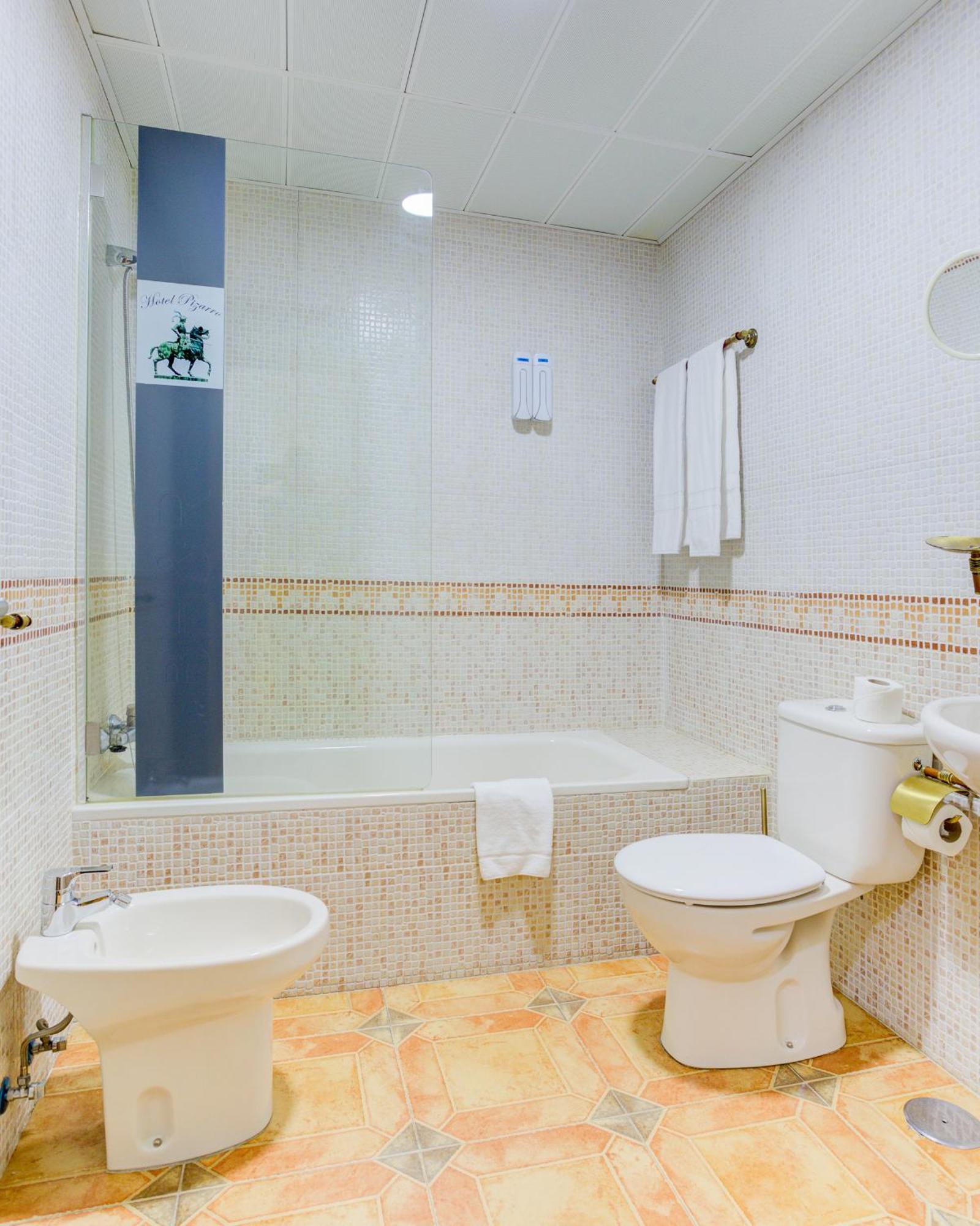 הומאנס דה מדריד Hotel Pizarro מראה חיצוני תמונה