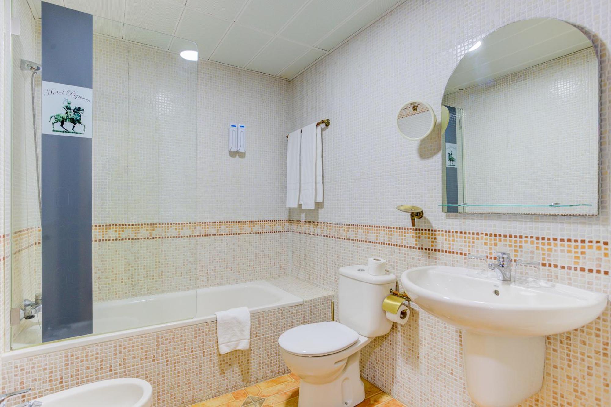 הומאנס דה מדריד Hotel Pizarro מראה חיצוני תמונה